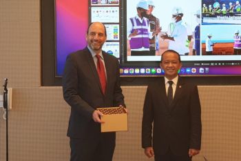 Menteri Bahlil bahas rencana Microsoft bangun pusat data di RI