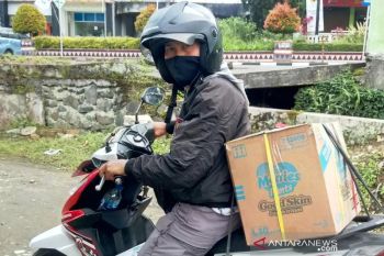 Siasati ekonomi saat pandemi, wartawan ini jualan nasi bungkus dan masker