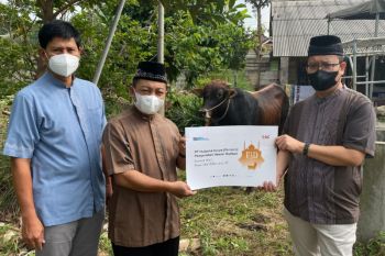HK berikan hewan kurban kepada warga Korpri
