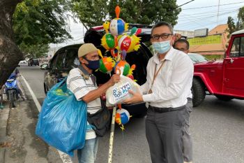 YBM PLN Sumbar salurkan paket Sembako untuk masyarakat kurang mampu