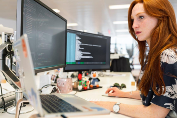 Penggunaan software akuntansi online bagi keuangan perusahaan