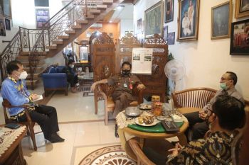 Bupati Pesisir Barat terima audiensi Kepala BPS Lampung Barat yang baru