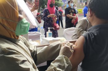 Sejumlah warga Kota Bandarlampung keluhkan sulit mendapatkan vaksinasi COVID-19