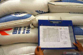 Bulog Malang siapkan 3.900 ton beras untuk bansos PPKM