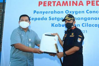 Pertamina serahkan 50 unit konsetrator oksigen ke Pemkab Cilacap