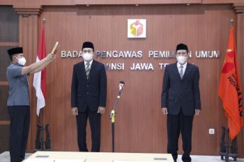 Anggota Bawaslu Batang dan Kendal diminta jaga  integritas