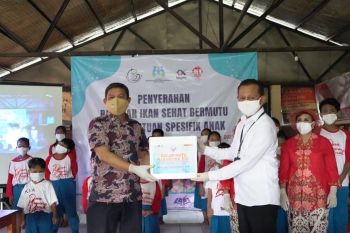 KKP membagikan 1,2 ton ikan ke sejumlah kota pada Hari Anak Nasional