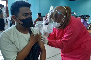Tanjungpinang dan Natuna  capai target 70 persen vaksinasi