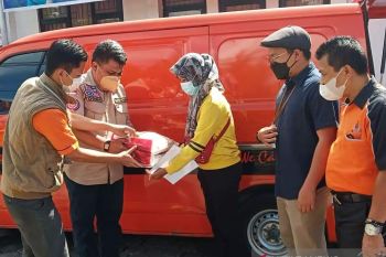 Bantuan beras untuk warga di Padang Panjang mulai disalurkan