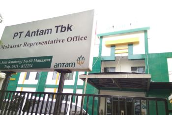 Pencinta emas di Makassar manfaatkan momentum penurunan harga
