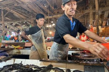 Pedagang pasar tradisional Palembang  keluhkan penurunan daya beli