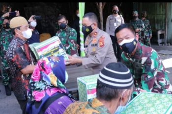 Kodam II Sriwijaya salurkan  bantuan sembako