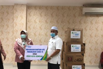 BPJAMSOSTEK Serahkan Bantuan APD ke RSUD Bahteramas dan RSUD Kendari