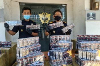 Bea Cukai gagalkan penyelundupan 320 ribu batang rokok polos di Gresik