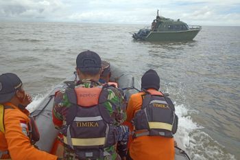 SAR evakuasi perahu berpenumpang empat orang ditemukan di sekitar Pulau Tiga