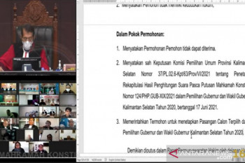 MK menyatakan tidak menerima permohonan Denny Indrayana-Difriadi terkait Pilgub Kalsel