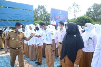 Wabup Lingga minta warga ikut awasi proyek APBD