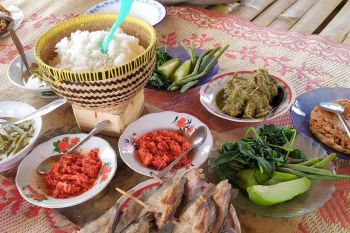 "Sapek Panggang" kuliner nikmat di Dangau Pesawangan Canduang