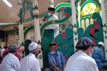 Jadi khatib Jumat di Masjid Agung Pondok Tinggi Sungaipenuh, Ketua DPRD ingatkan masyarakat waspada hoax