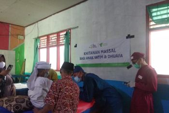 Dompet Dhuafa Bersama LAZ Chevron hadirkan khitanan massal bagi puluhan anak yatim dan dhuafa di Jasinga