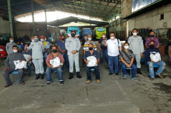 Jasa Raharja berikan Bansos dan vaksin di terminal