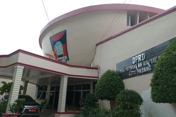 DPRD desak partai pengusung kirim nama untuk isi jabatan Wawako Padang