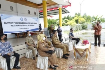 BI Sultra berikan bansos bagi warga terdampak pandemi di Kendari