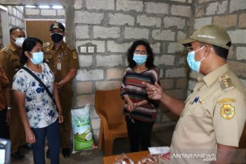 Pemkot Kupang bantu bangun rumah warga tak mampu