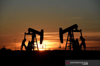 Harga minyak naik dipicu prospek permintaan lebih tinggi