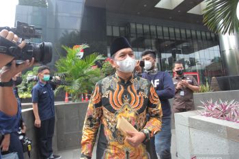 KPK periksa Dedi Mulyadi soal aliran dana banprov untuk Indramayu