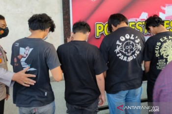 Polisi tangkap delapan peserta tarung bebas