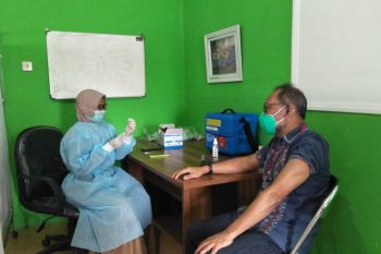 7.000 tenaga kesehatan Mataram dapatkan suntikan dosis ketiga vaksin COVID-19