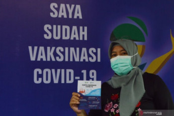 Tenaga kesehatan di Kota Semarang mulai disuntik vaksin "booster"