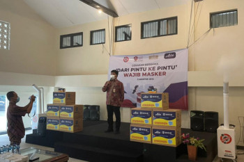 KSP tegaskan pentingnya penegakan prokes dengan bagikan masker gratis