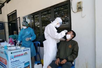 Pemkab Musi Banyuasin lakukan tes dan lacak COVID-19 ke pedagang pasar