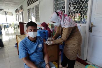 100 warga binaan Rutan Lubuk Sikaping divaksin COVID-19 tahap kedua