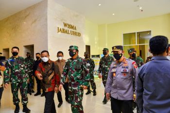 Panglima TNI dan Kapolri ajak pasien COVID-19 viralkan kesadaran isoter
