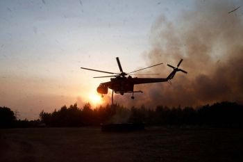 Kebakaran hutan di Yunani, api sapu kota di luar Athena