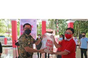Bulog Sulutgo salurkan bantuan beras PPKM khusus penerima BPNT