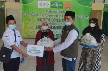 Lazisnu Kudus salurkan 2.100 paket sembako untuk warga terdampak pandemi