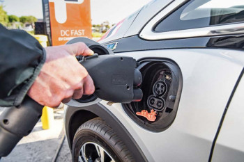 Ford, GM, Stellantis minta dukungan pemerintah AS terhadap mobil listrik