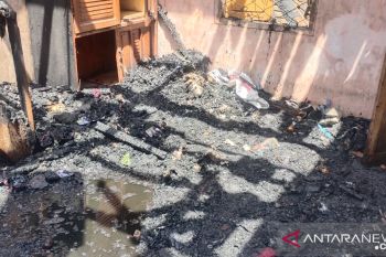 Satu rumah semipermanen terbakar di Panti Pasaman, ini diduga penyebabnya