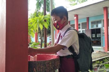 Siswa di Pariaman kembali belajar tatap muka secara terbatas