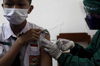 DIY menargetkan vaksinasi siswa SMA/SMK rampung akhir Agustus