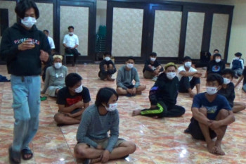 Polisi bebaskan 28 penonton laga tarung bebas ilegal di Makassar