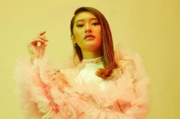Amanda Caesa berambisi untuk punya album solo &amp; buat lagu berbahasa Indonesia