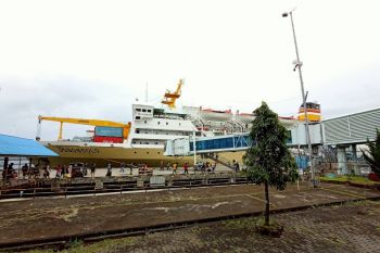 Pelni imbau seluruh penumpang untuk melengkapi syarat perjalanan penumpang kapal