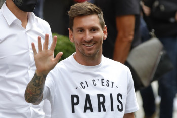 Ronaldinho mendoakan Messi bahagia di PSG
