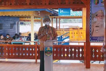 Bupati Pesisir Barat ajak masyarakat patuhi prokes