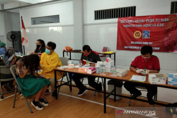 Ratusan pelajar SMP-SMU Yogyakarta mengikuti vaksinasi COVID-19 dosis dua